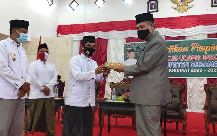Pengurus MUI Sukamara Periode 2020-2025 Dikukuhkan 